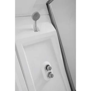 Dusch in Dampfsauna.